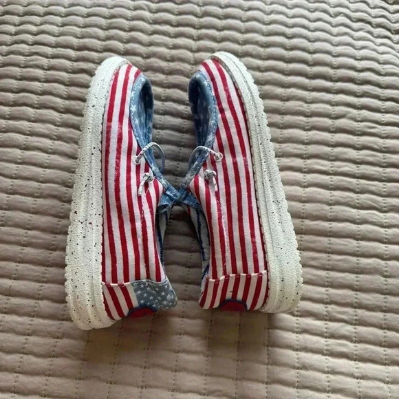 HEY DUDE WALLY YOUTH PATRIOTIC‎ YOUTH SHOES SIZE Y2-L3 EUC SUPER COOL SHOES - Picture 14 of 16